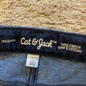 Girls cat and jack jeggings— super comfy
